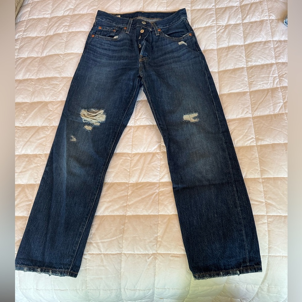 Dark wash 501 Levi’s size 25